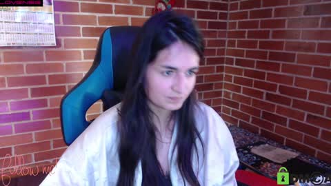Snapshot of princesa_leia_zathur chatting on 01-27-25, 04:01 Leia online show from 01-27-25, 04:01