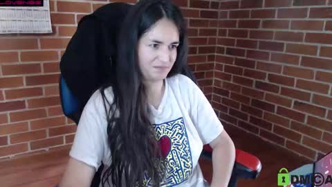 Snapshot of princesa_leia_zathur chatting on 09-29-25, 03:06 Leia online show from 09-29-25, 03:06