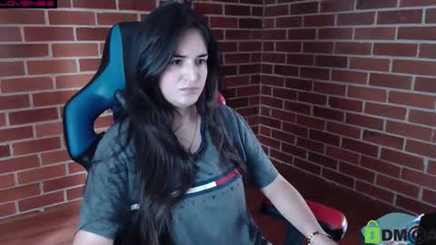 Snapshot of princesa_leia_zathur chatting on 10-10-25, 03:22 Leia online show from 10-10-25, 03:22