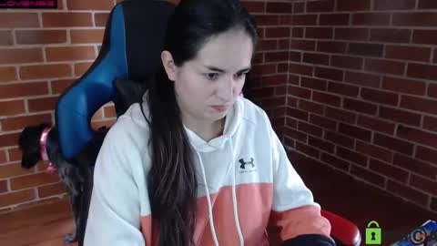Snapshot of princesa_leia_zathur chatting on 10-20-25, 02:50 Leia online show from 10-20-25, 02:50