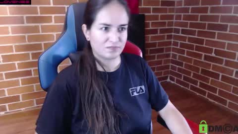 Snapshot of princesa_leia_zathur chatting on 01-19-26, 02:21 Leia online show from 01-19-26, 02:21