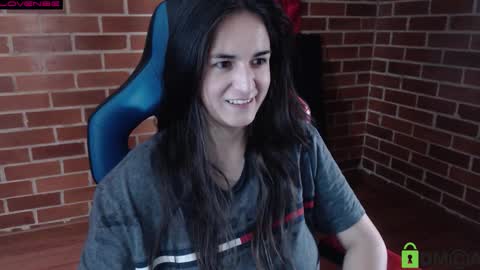 Snapshot of princesa_leia_zathur chatting on 02-08-26, 06:11 Leia online show from 02-08-26, 06:11