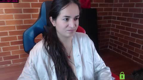 Snapshot of princesa_leia_zathur chatting on 02-09-26, 01:26 Leia online show from 02-09-26, 01:26