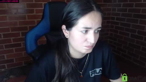 Snapshot of princesa_leia_zathur chatting on 02-11-26, 09:42 Leia online show from 02-11-26, 09:42