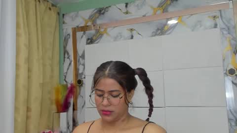 PrincesANDdark online show from 11-30-25, 03:49