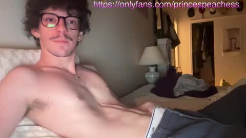 Peaches online show from 10-19-25, 02:01