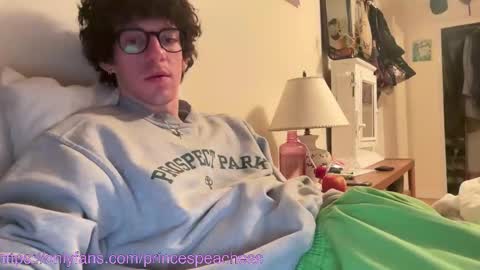 Peaches online show from 12-14-25, 12:38