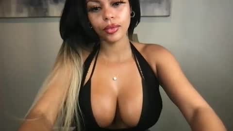 Snapshot of princess1tick chatting on 10-15-25, 10:10 princess1tick online show from 10-15-25, 10:10