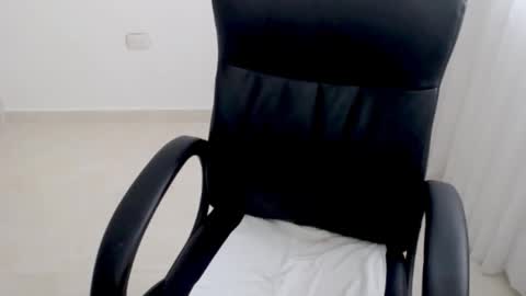 valery dollx online show from 10-16-25, 09:49