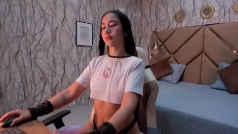 Snapshot of princess_anniee chatting on 09-15-25, 11:43 ANIEE online show from 09-15-25, 11:43