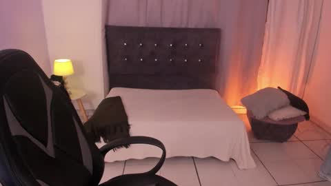 Snapshot of princess_foxxxy1 chatting on 03-14-26, 04:40 Paula Princess online show from 03-14-26, 04:40
