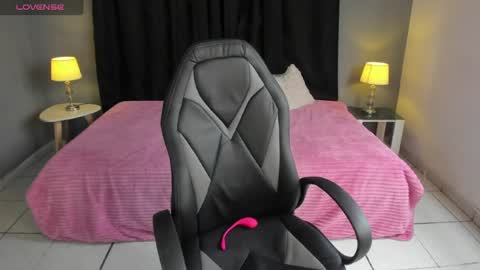 Snapshot of princess_foxxxy1 chatting on 04-15-26, 07:58 Paula Princess online show from 04-15-26, 07:58