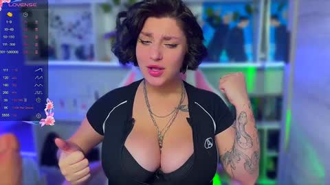 Lina online show from 12-23-24, 11:39