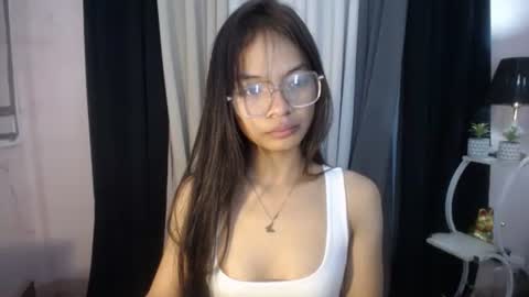 Snapshot of princess_luxe chatting on 02-25-26, 10:52 Cutie Princess online show from 02-25-26, 10:52