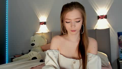 Princess Diana online show from 02-03-25, 02:03