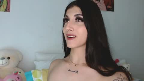 Sophie online show from 04-17-26, 06:16