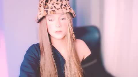 ArianaJoliiee online show from 10-26-25, 02:06