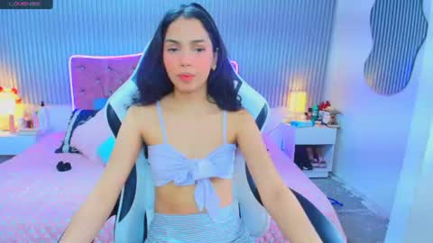 princess_skinny18 online show from 06-22-26, 09:23
