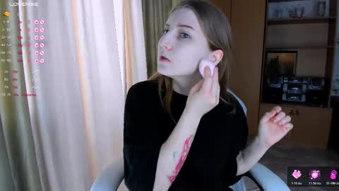 Snapshot of princessaalicc chatting on 11-22-25, 08:02 princessaalicc online show from 11-22-25, 08:02