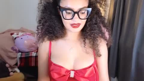 Snapshot of princessamberrrxo chatting on 12-25-24, 03:28 Amber online show from 12-25-24, 03:28