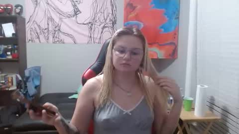 Snapshot of princessandthebear03 chatting on 11-02-25, 04:04 Will and Kaley online show from 11-02-25, 04:04