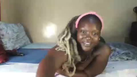 Snapshot of princesscheekyx chatting on 09-30-25, 05:40 princesscheekyx online show from 09-30-25, 05:40