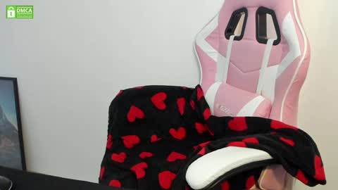Snapshot of princesse_katey chatting on 02-07-25, 08:33 miss me check out my YT   online show from 02-07-25, 08:33