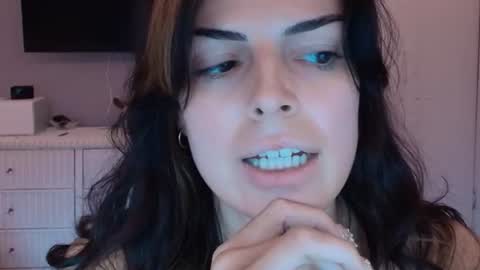 Snapshot of princesselysia99 chatting on 07-04-26, 10:38 Princess Elysia online show from 07-04-26, 10:38