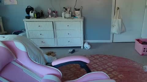 Snapshot of princesselysia99 chatting on 07-12-26, 05:15 Princess Elysia online show from 07-12-26, 05:15
