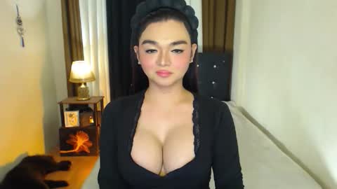Snapshot of princesshugecumontop chatting on 06-01-26, 01:29 PrincessDONT FORGET TO FOLLOW ME online show from 06-01-26, 01:29