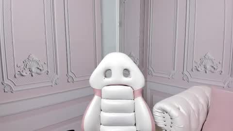 Snapshot of princesslittle_4u chatting on 02-12-25, 10:14 online show from 02-12-25, 10:14
