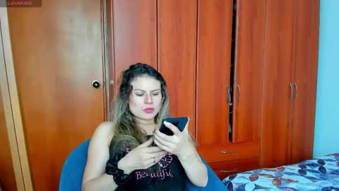 Snapshot of princessmariana25 chatting on 03-17-26, 06:33 princessmariana25 online show from 03-17-26, 06:33