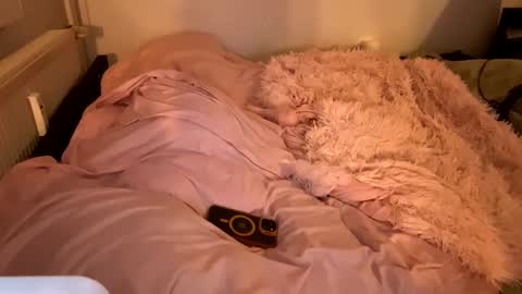 Snapshot of princessmio chatting on 02-28-25, 04:32 Lolli online show from 02-28-25, 04:32