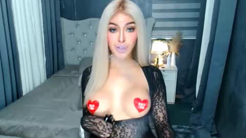 Love online show from 10-25-25, 09:28