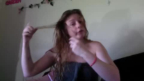 Snapshot of princesssnowflk84 chatting on 06-04-26, 04:46 princesssnowflk84 online show from 06-04-26, 04:46