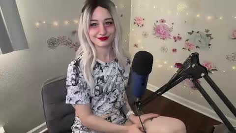 Snapshot of princessstarrxxx chatting on 07-28-26, 08:23 Starr online show from 07-28-26, 08:23