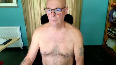 Snapshot of prinsofdarkness chatting on 06-18-26, 11:58 Prince of Darkness online show from 06-18-26, 11:58