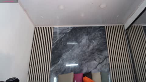 priscilarainbow online show from 01-07-25, 08:10