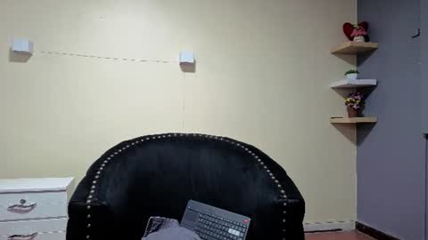 Snapshot of priscilla_sofia chatting on 08-03-26, 11:52 PRISCILLA online show from 08-03-26, 11:52