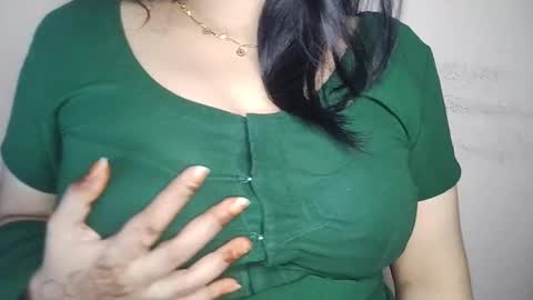 priyu_ online show from 12-17-25, 03:07