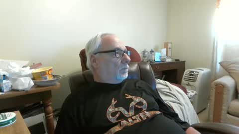 Snapshot of prlbob77 chatting on 02-08-26, 06:11 prlbob77 online show from 02-08-26, 06:11