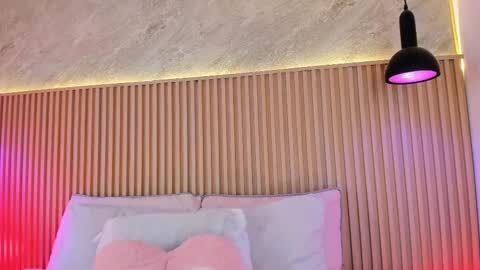 Profana Red online show from 03-17-26, 01:36