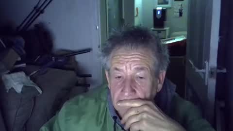 projectorepson online show from 12-15-25, 06:23