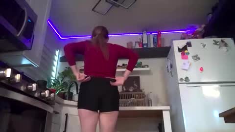 Snapshot of properfuct chatting on 01-14-26, 10:14 Properfuct online show from 01-14-26, 10:14