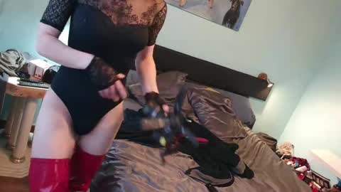 prxscillia_tx online show from 02-16-26, 04:14