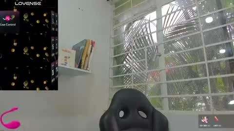 Snapshot of psique_naughty2 chatting on 03-05-25, 07:38 psique_naughty2 online show from 03-05-25, 07:38