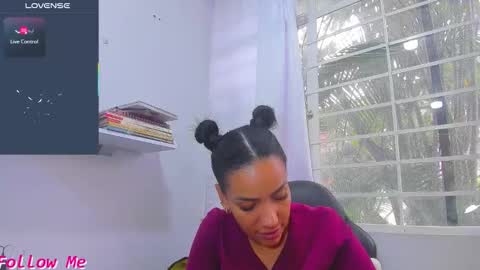 Snapshot of psique_naughty2 chatting on 10-31-25, 06:09 psique_naughty2 online show from 10-31-25, 06:09