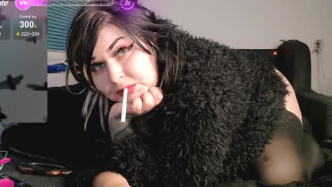 Snapshot of psychobitch69 chatting on 12-21-24, 11:24 OlivePsy online show from 12-21-24, 11:24