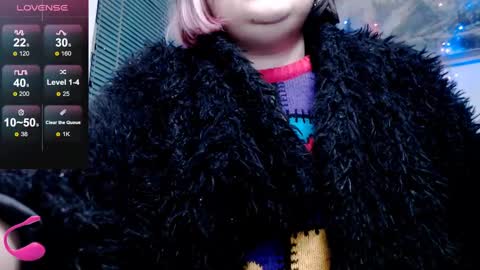 Snapshot of psychobitch69 chatting on 02-28-25, 07:56 OlivePsy online show from 02-28-25, 07:56