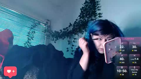 Snapshot of psychobitch69 chatting on 11-28-25, 09:23 OlivePsy online show from 11-28-25, 09:23